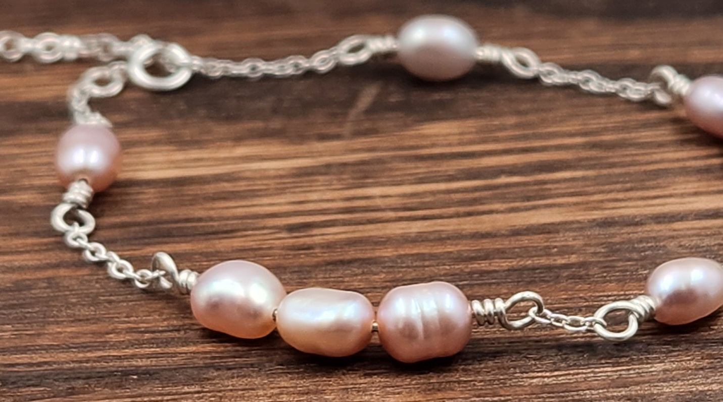 Pink Freshwater Pearl Bracelet - Close Up Image