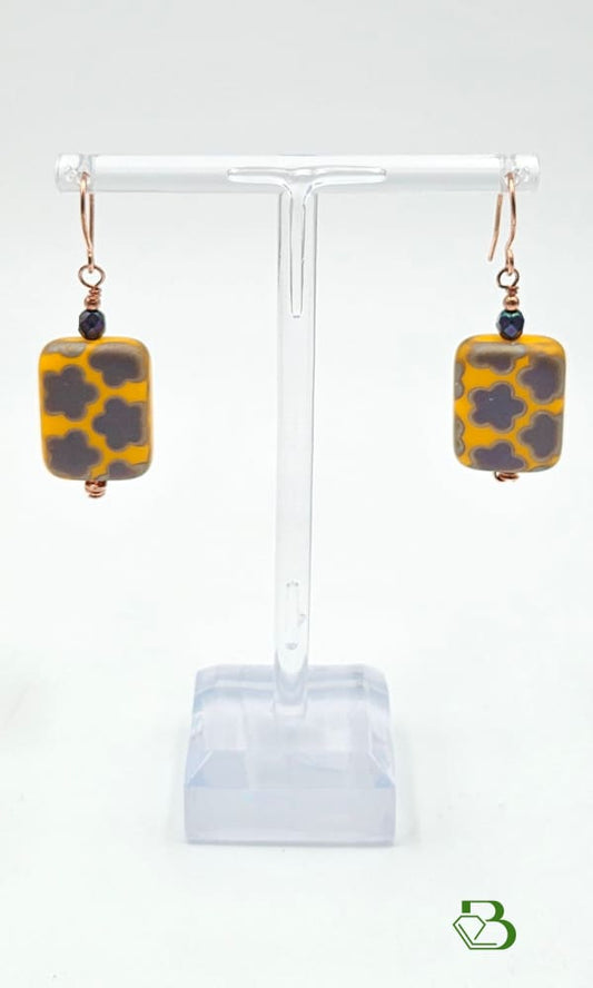 Handmade Copper Czech Glass 'Psychedelic Daisy' on stand - Far